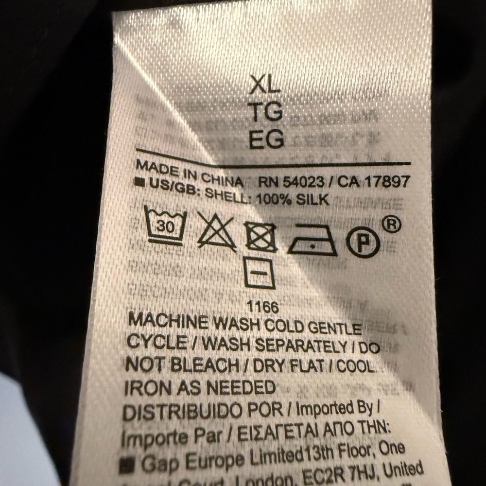 Banana Republic Black Blouse - Picture 3 of 4